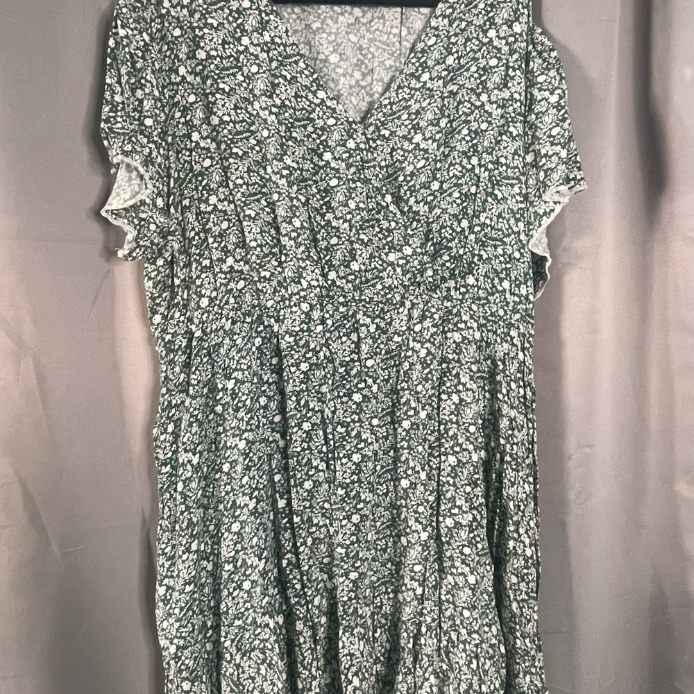 Green Flutter Sleeve Midi Wrap Sundress with V-Neck